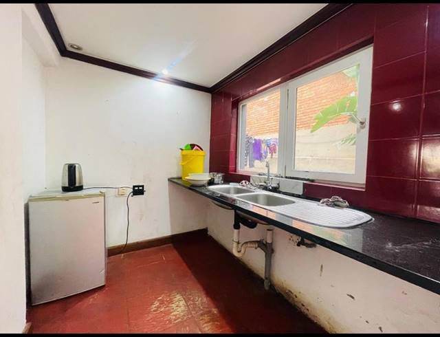 6 BEDROOM HOUSE FOR SALE IN ORANGE GROVE